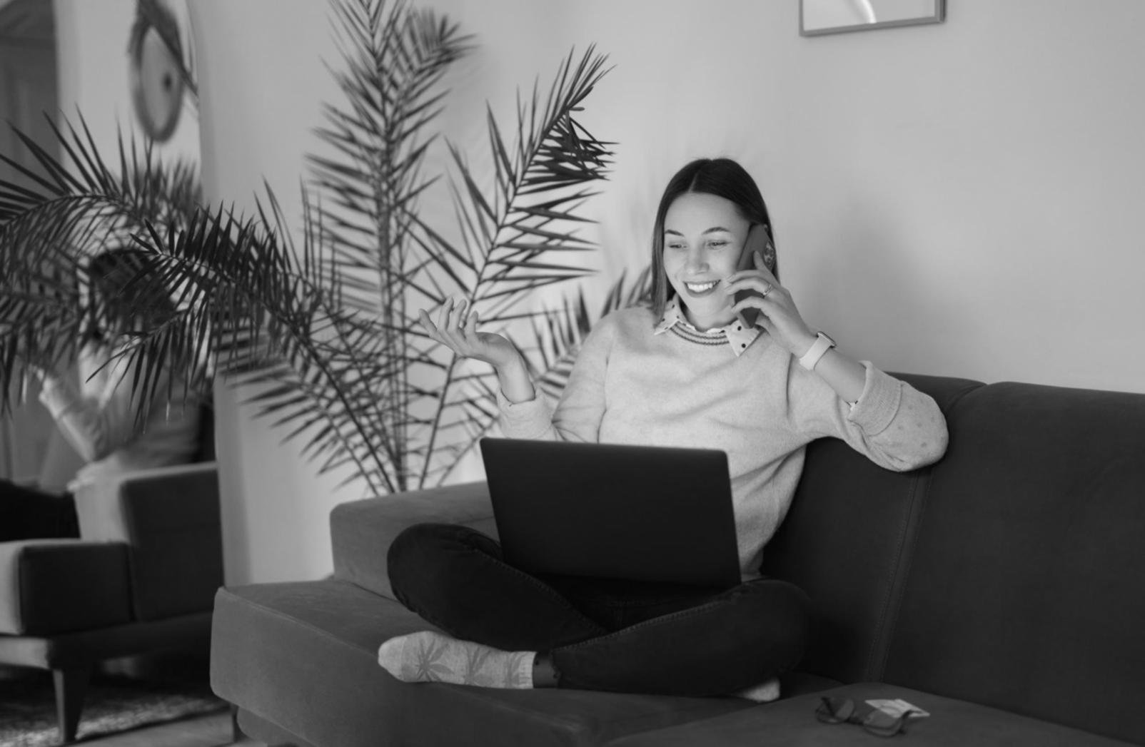 Beratungsgespräch mit Laptop